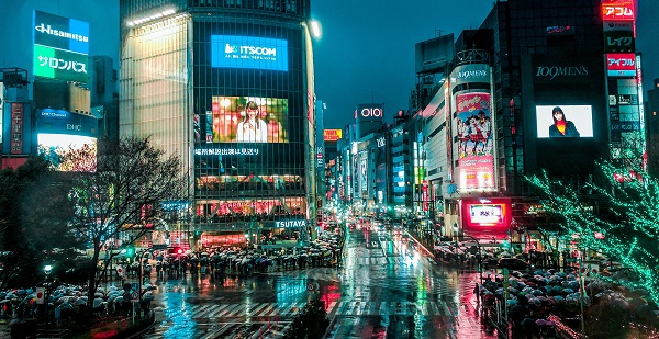 shibuya crossing, toko: the perfect place to ensnare strangers in deep conversation